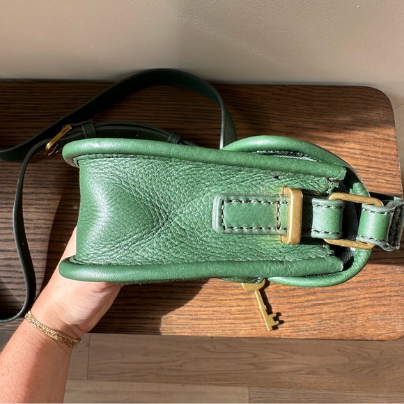 Green Fossil Crossbody Purse - Picture 9 of 16